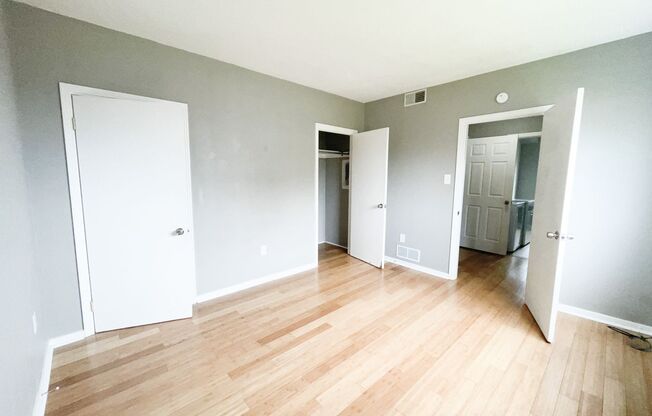 2 beds, 1 bath, $1,400, Unit Apt 2 (Top)