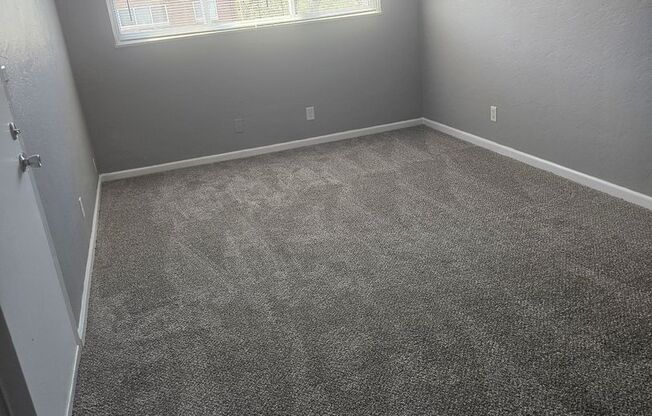2 beds, 1 bath, 750 sqft, $1,070, Unit B03 1022 12