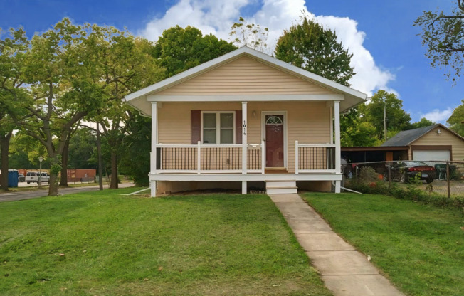 3 beds, 2 baths, $1,500