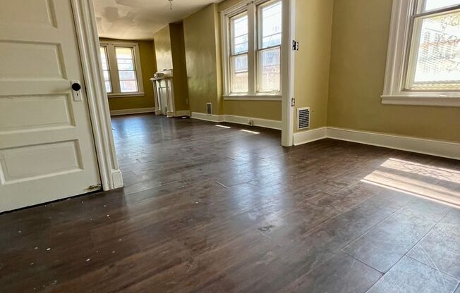 Stunning 3-Bedroom Townhome in Carroll Park! Available NOW!