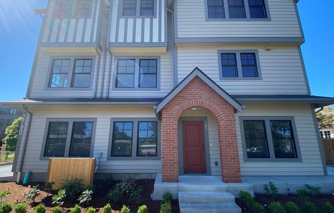 2790 NW Harrison Blvd