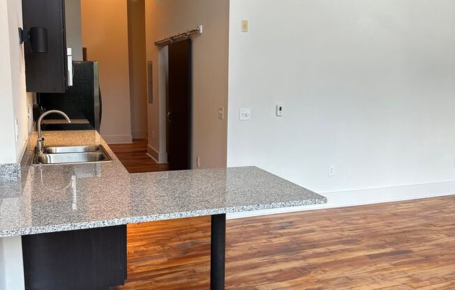 1 bed, 1 bath, 744 sqft, $1,300, Unit W258