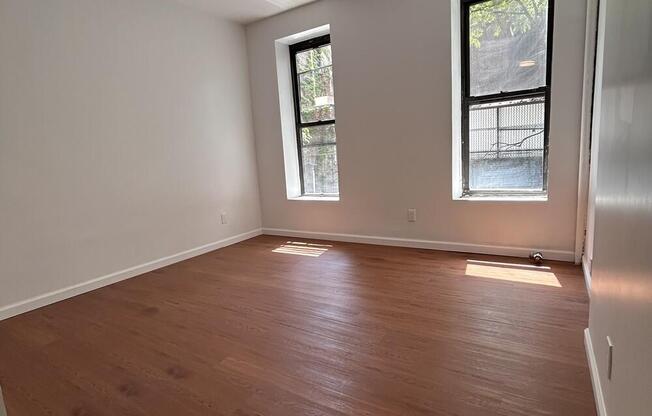 536 W 47 ST