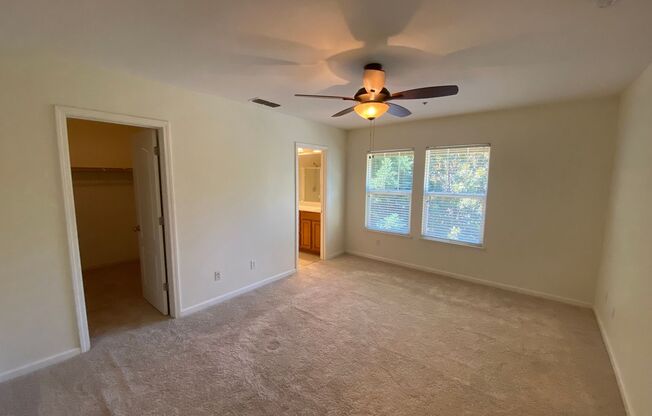 3 beds, 2.5 baths, $2,595, Unit #3014