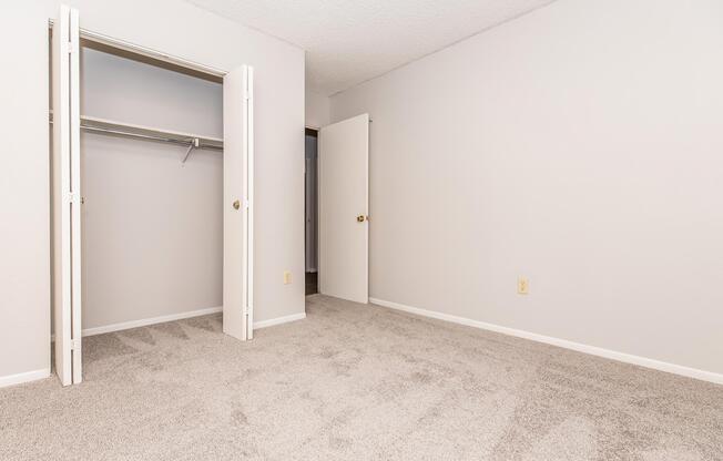 2 beds, 1 bath, 900 sqft, $1,179