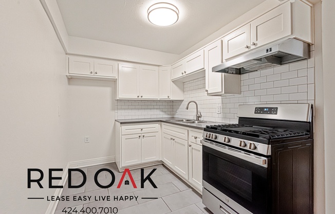 326 1/2 NORMANDIE AVE