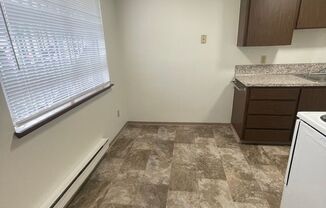 1 bed, 1 bath, 650 sqft, $1,160, Unit D-14