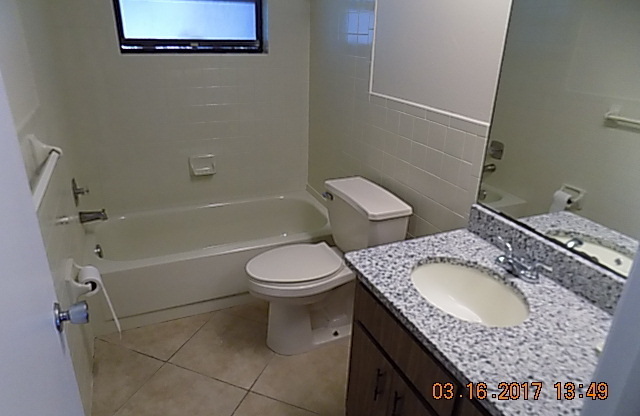 3 beds, 2 baths, $1,650