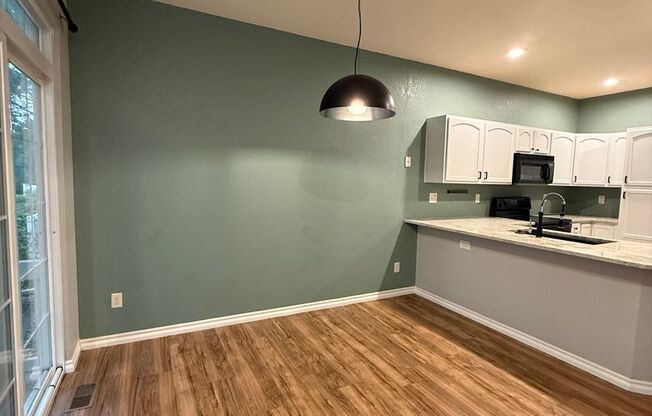 Bright and Modern 3-Bed, 2.5-Bath Townhouse in Homestead at Seven Stones