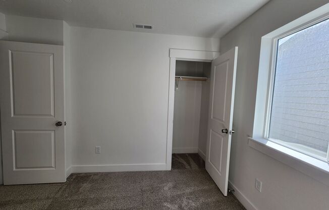 3 beds, 2.5 baths, $1,995, Unit A-101