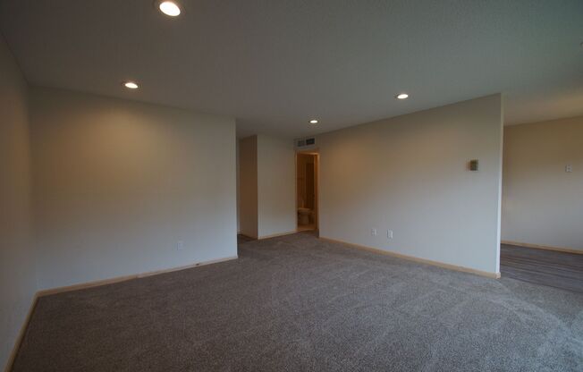 2 beds, 2 baths, 1,050 sqft, $1,724, Unit 206