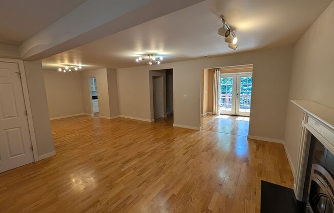 Charming Kirkland Bungalow with Lake Views!