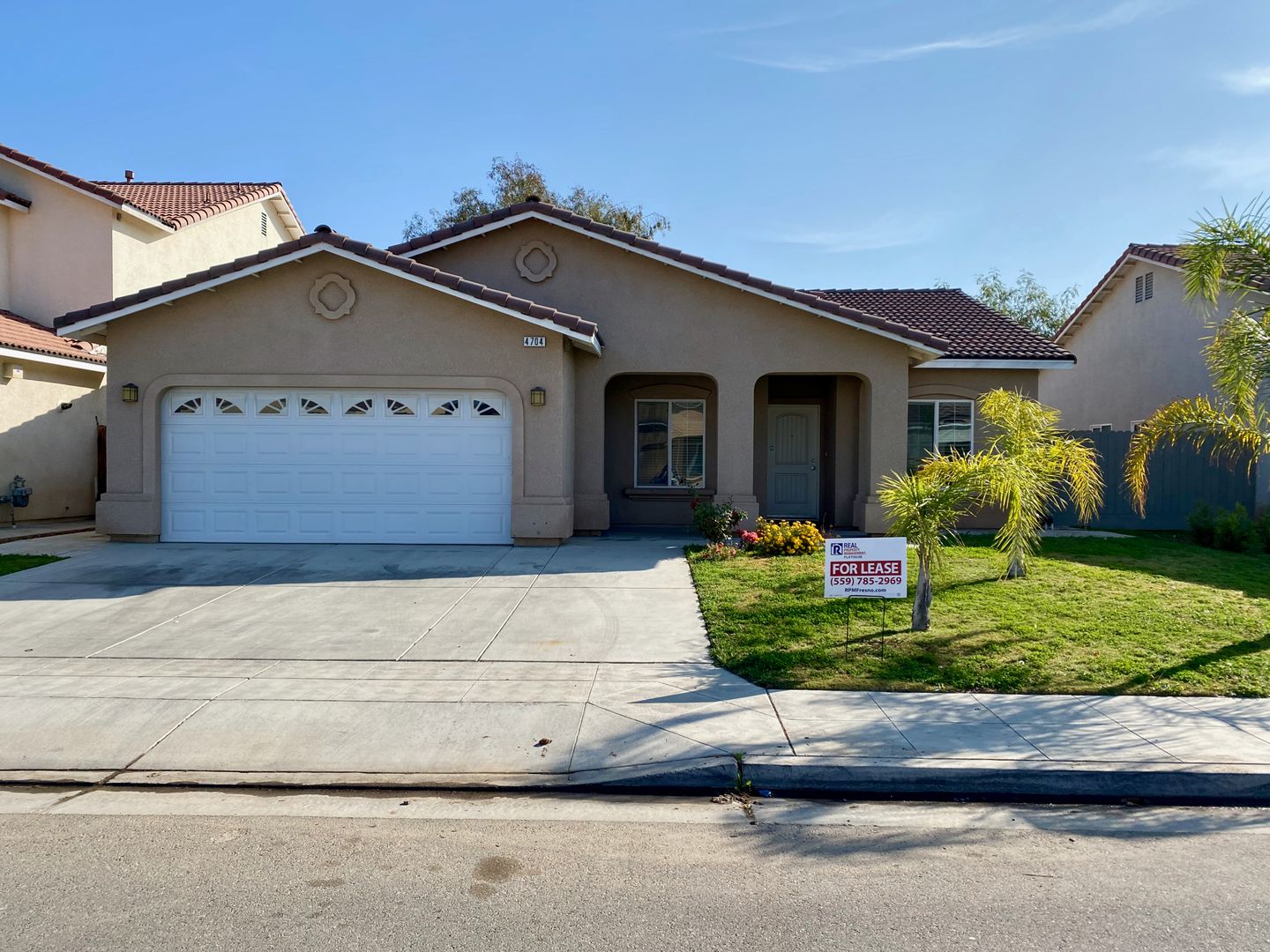 $2,295 Shaw & Polk, 3 Bedroom Home - N. Barcus Ave, Fresno