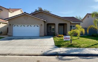 $2,250  Shaw & Polk, 3 Bedroom Home - N. Barcus Ave, Fresno