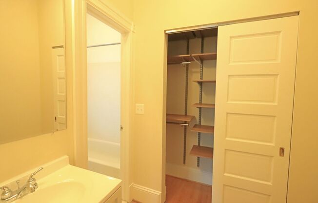 Studio, 1 bath, $2,095, Unit A202