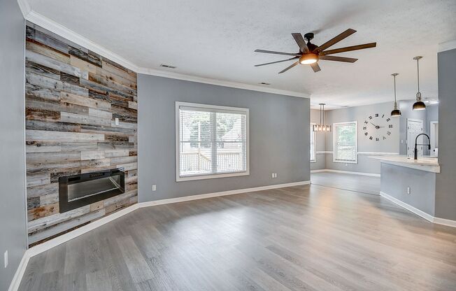 Tastefully Renovated Ranch in Hickory on quiel cul de sac!