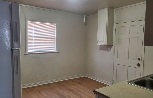 2 beds, 1 bath, $1,800