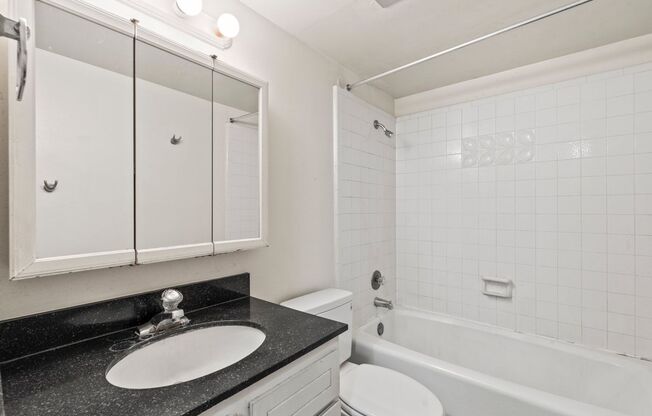 3 beds, 1.5 baths, 1,050 sqft, $1,385, Unit 96