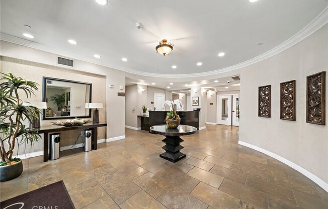 5721 CRES LOS ANGELES CSWY