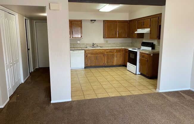 2 beds, 1.5 baths, $1,300