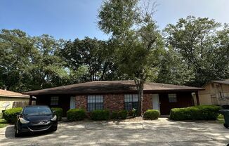 2 Bedroom 1 Bath Duplex Just off Mission Rd.