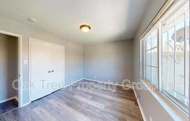 6506 FOOTHILL BLVD