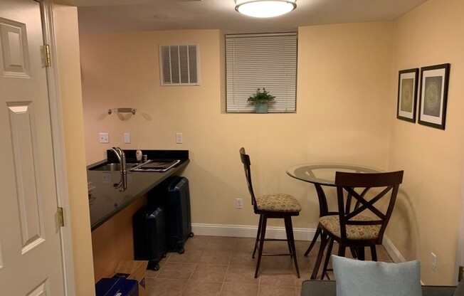 2 beds, 1 bath, 1,100 sqft, $3,750, Unit 2