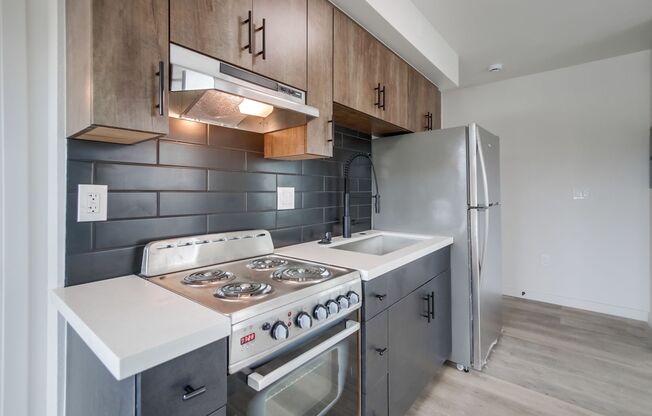 Studio, 1 bath, 300 sqft, $1,995, Unit 4840-27