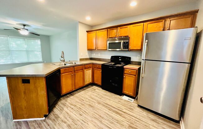 2 beds, 2.5 baths, 1,200 sqft, $1,595, Unit 110