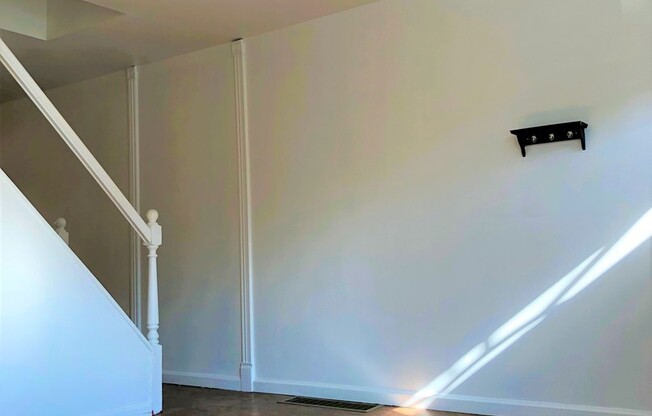 Beautiful 2-Bed Townhome in Fishtown! Available mid-June!