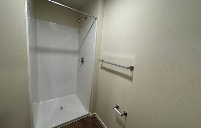 Studio, 1 bath, 175 sqft, $1,315, Unit 423