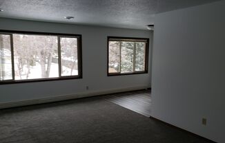 2 beds, 1.5 baths, $895, Unit 11