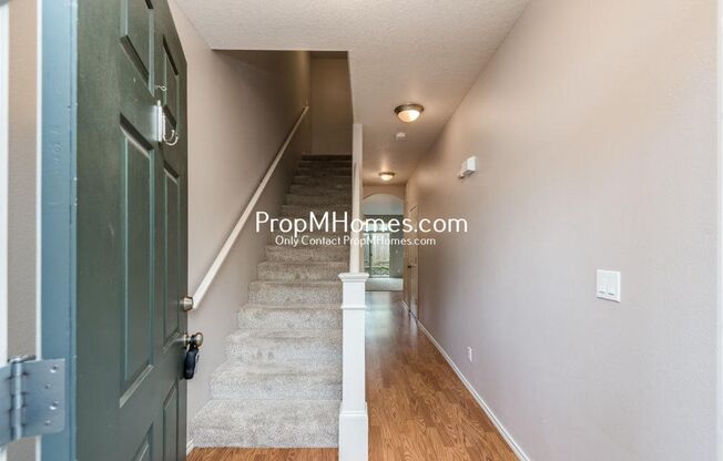 Three Bedroom Townhome in the Heart of Sherwood!