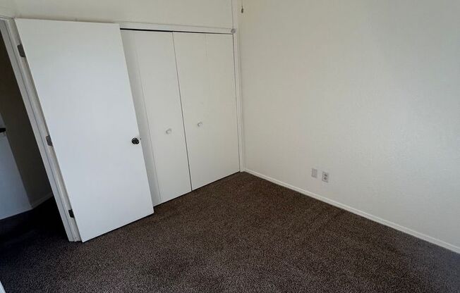 2 beds, 1 bath, 861 sqft, $970, Unit 56