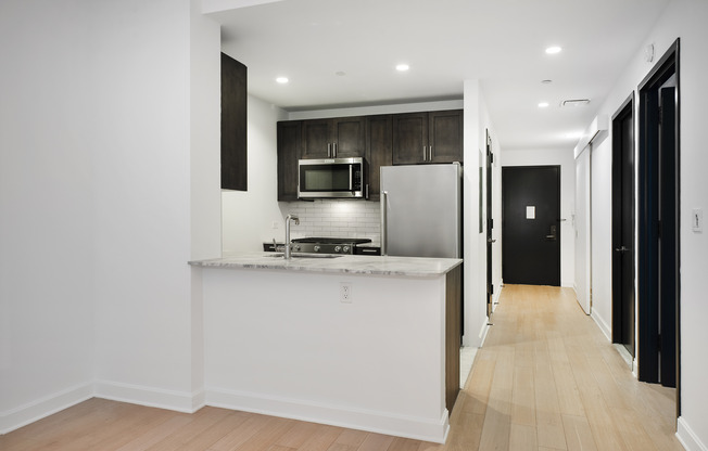 1 bed, 1 bath, $5,495, Unit 211601