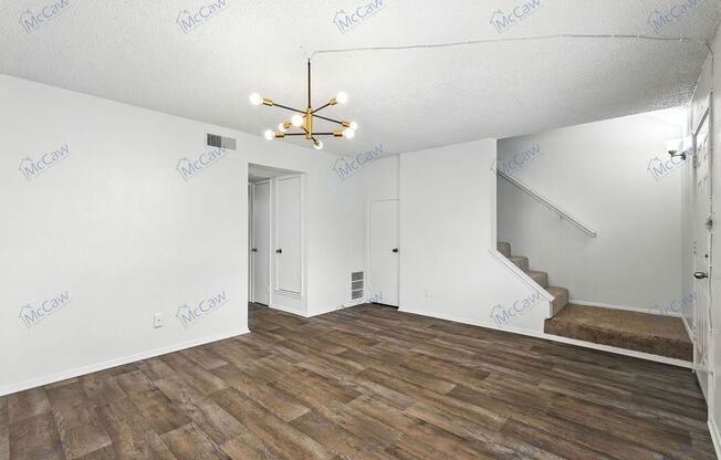 326 CANDLEWOOD LN