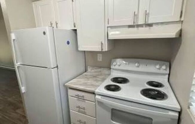 2 beds, 1 bath, 760 sqft, $1,495, Unit 11