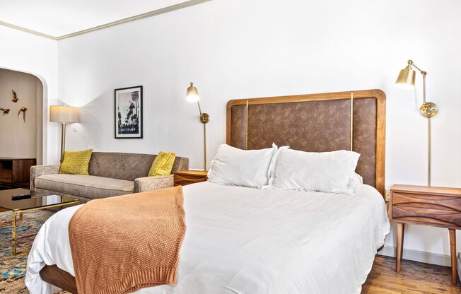 Studio, 1 bath, 300 sqft, $1,700, Unit 214H