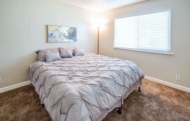 2 beds, 1 bath, 690 sqft, $1,600, Unit 32