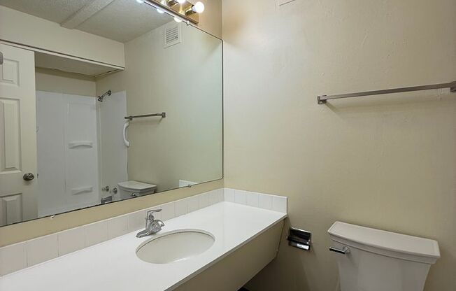 Studio, 1 bath, $725, Unit #138