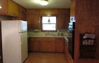 3 beds, 2 baths, $1,695