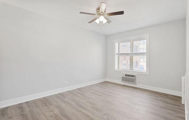 3 beds, 1.5 baths, 881 sqft, $2,750, Unit 7070-2S