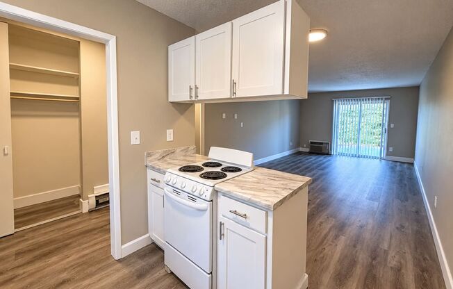2 beds, 1 bath, 720 sqft, $1,450, Unit 01