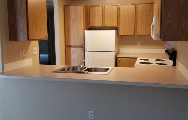 2 beds, 2 baths, 983 sqft, $1,475, Unit Ridge-34
