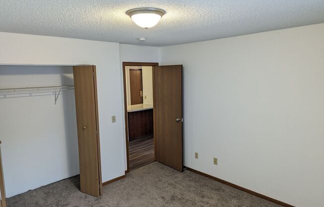 2 beds, 2 baths, 930 sqft, $1,050, Unit 240-105