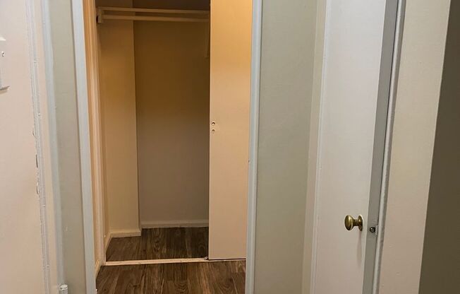 Studio, 1 bath, 400 sqft, $1,200, Unit 705