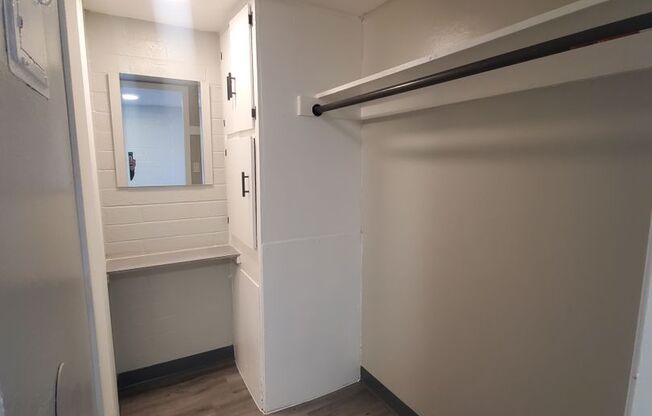 Studio, 1 bath, 400 sqft, $825, Unit 103