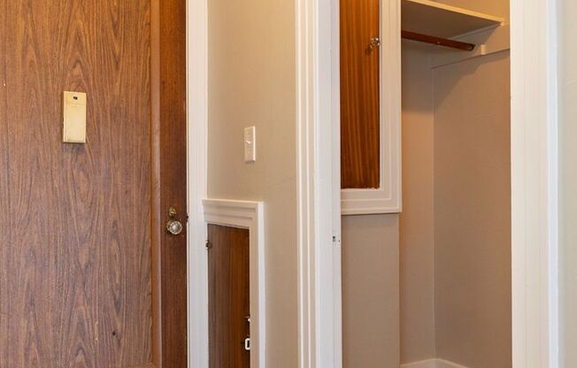 Studio, 1 bath, 282 sqft, $1,225, Unit Mayfair - 37