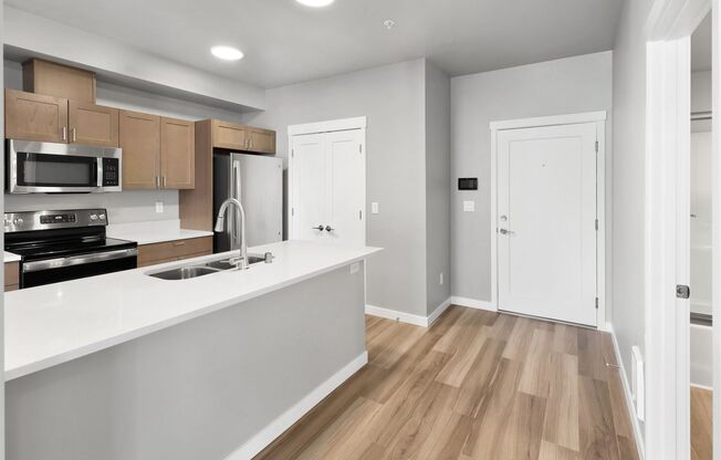 2 beds, 2 baths, 919 sqft, $2,020, Unit 403