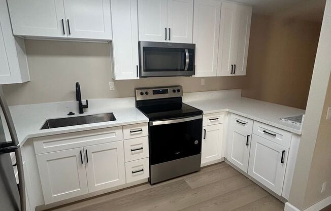 Beautiful Remodeled 2 bedroom 1 bath